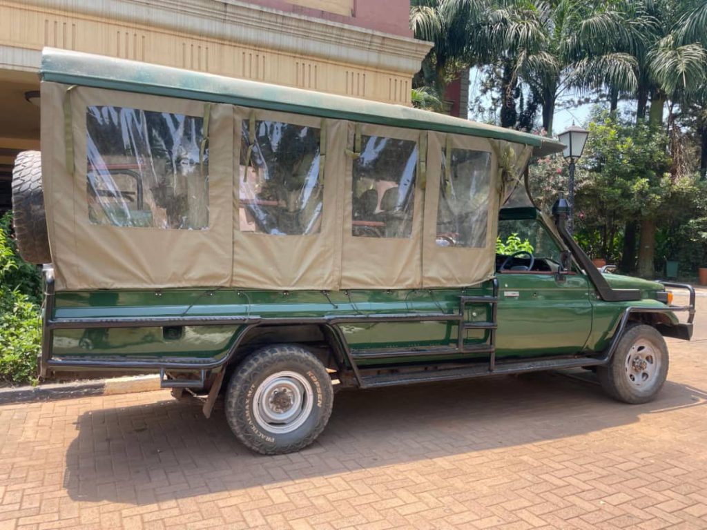 Land Rover – Game Drive